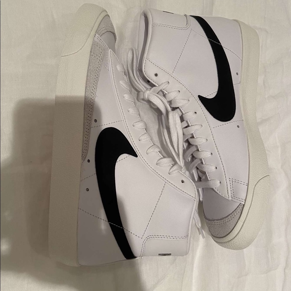 Nike blazer black mid ‘77